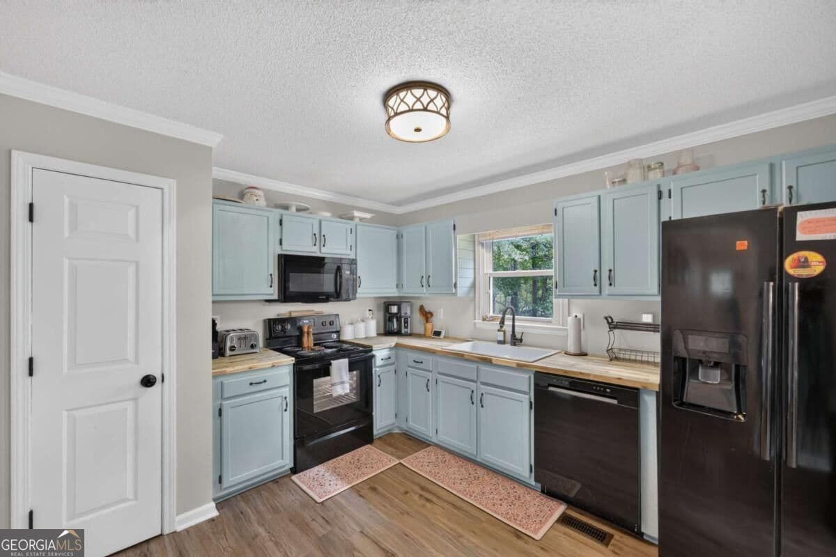 3 bedroom, 2 bathroom, 1,347 sq ft single family residence for sale at 290 Sadler Drive, Douglasville, GA 30134 — photo 9