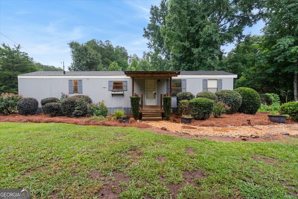 2 bedroom, 1 bathroom, 784 sq ft manufactured home,single family residence for sale at 1771 Rays Church Road, Bishop, GA 30621