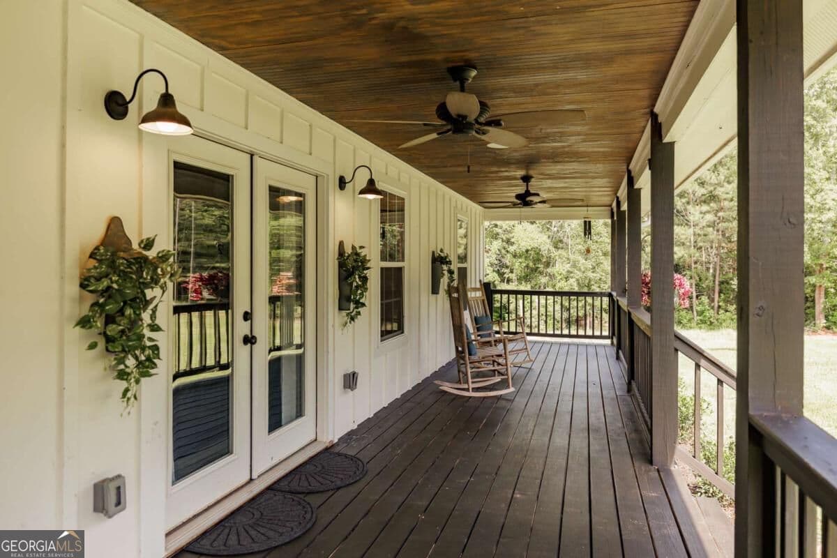 4 bedroom, 3 bathroom, 2,704 sq ft single family residence for sale at 930 James Holcomb Road, Hull, GA 30646 — photo 2