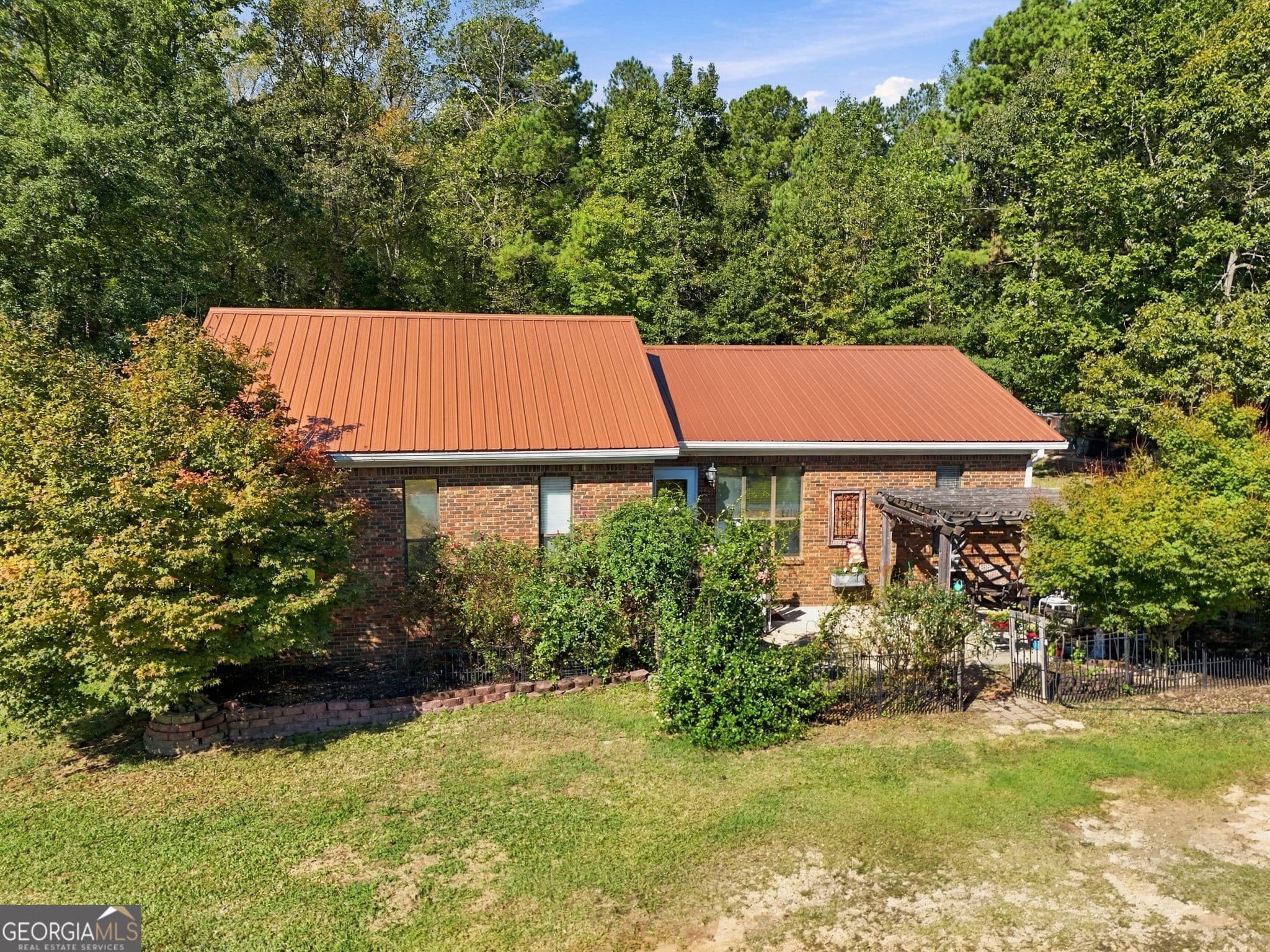 2 bedroom, 2 bathroom, 1,328 sq ft single family residence for sale at 525 Dean Road, Greenville, GA 30222