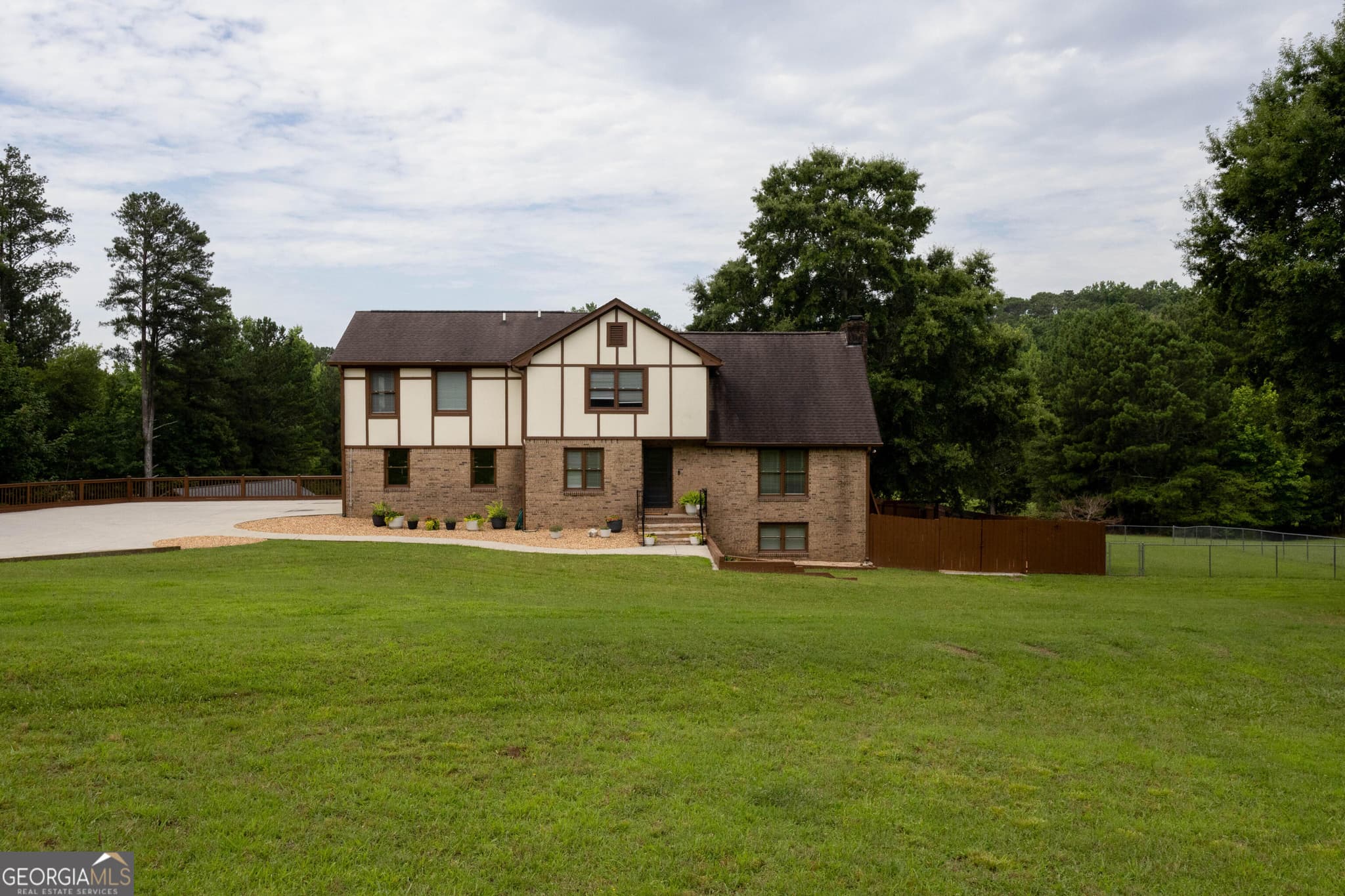 4 bedroom, 5 bathroom, 4,016 sq ft single family residence for sale at 744 Alcovy Way, Lawrenceville, GA 30043 — photo 3