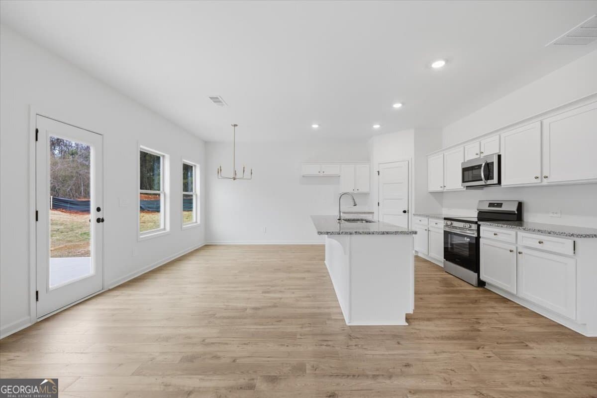 3 bedroom, 2.5 bathroom, 1,888 sq ft single family residence for sale at 7 Morningside Court, Thomaston, GA 30286 — photo 8