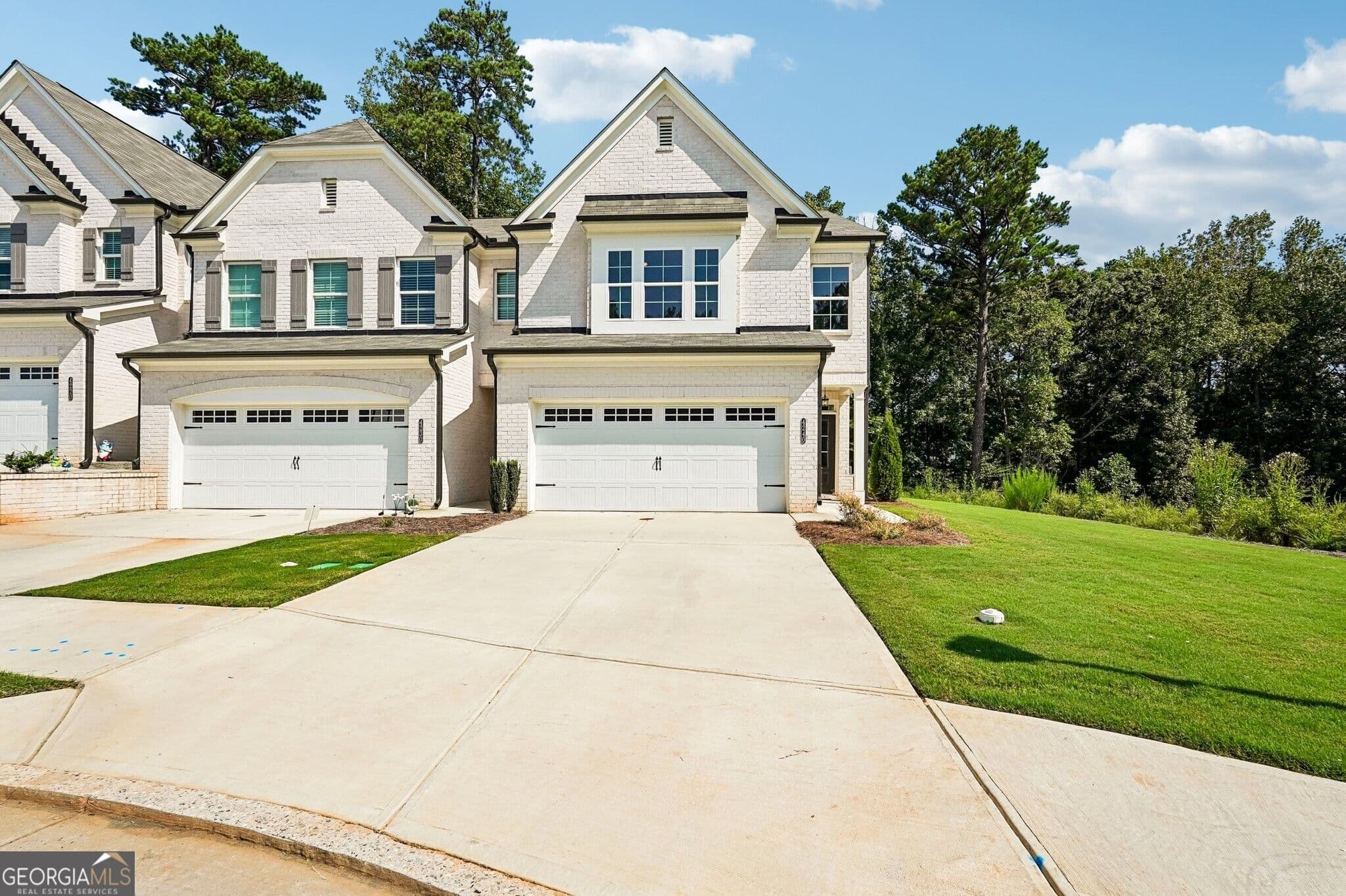 3 bedroom, 2.5 bathroom, 1,814 sq ft townhouse for sale at 4240 Cavalier Way, Duluth, GA 30097