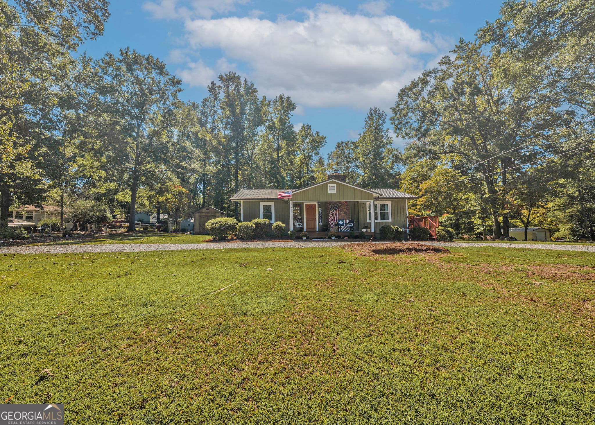 3 bedroom, 1 bathroom, 1,040 sq ft single family residence for sale at 991 Lakeshore Road, Martin, GA 30557 — photo 3