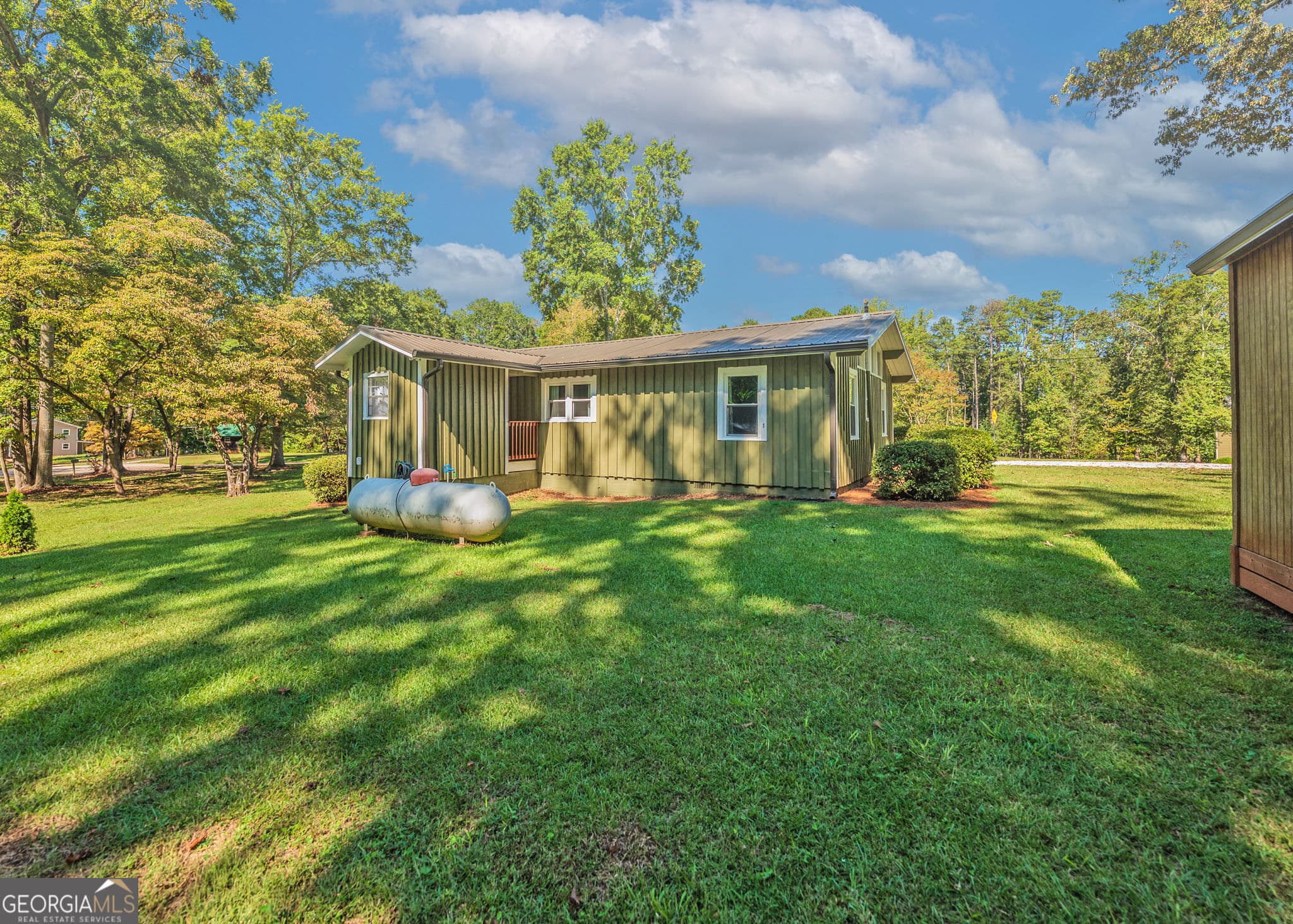 3 bedroom, 1 bathroom, 1,040 sq ft single family residence for sale at 991 Lakeshore Road, Martin, GA 30557 — photo 5