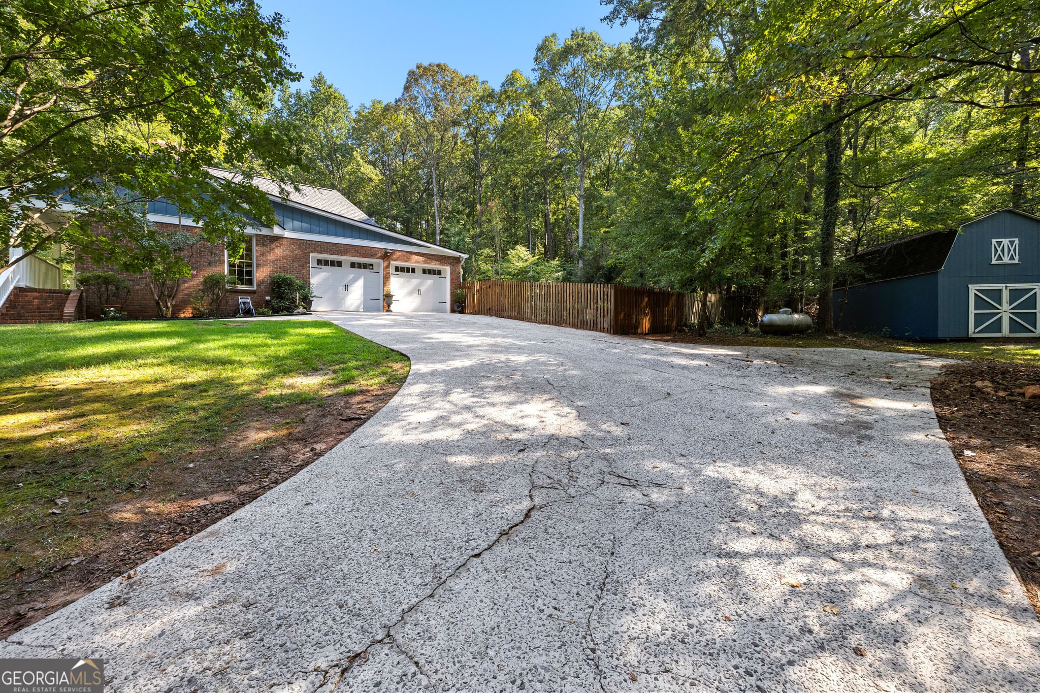 3 bedroom, 3 bathroom, 2,080 sq ft single family residence for sale at 400 Darren Drive, Fayetteville, GA 30215 — photo 6