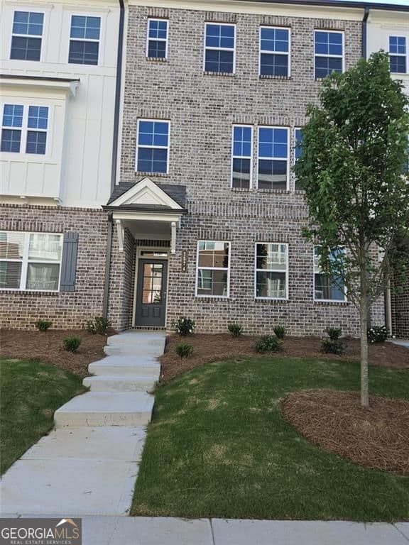 4 bedroom, 3.5 bathroom, 2,938 sq ft townhouse for rent at 1574 Gin Blossom Circle, Lawrenceville, GA 30045 for $2,600 a month — photo 1 of 20