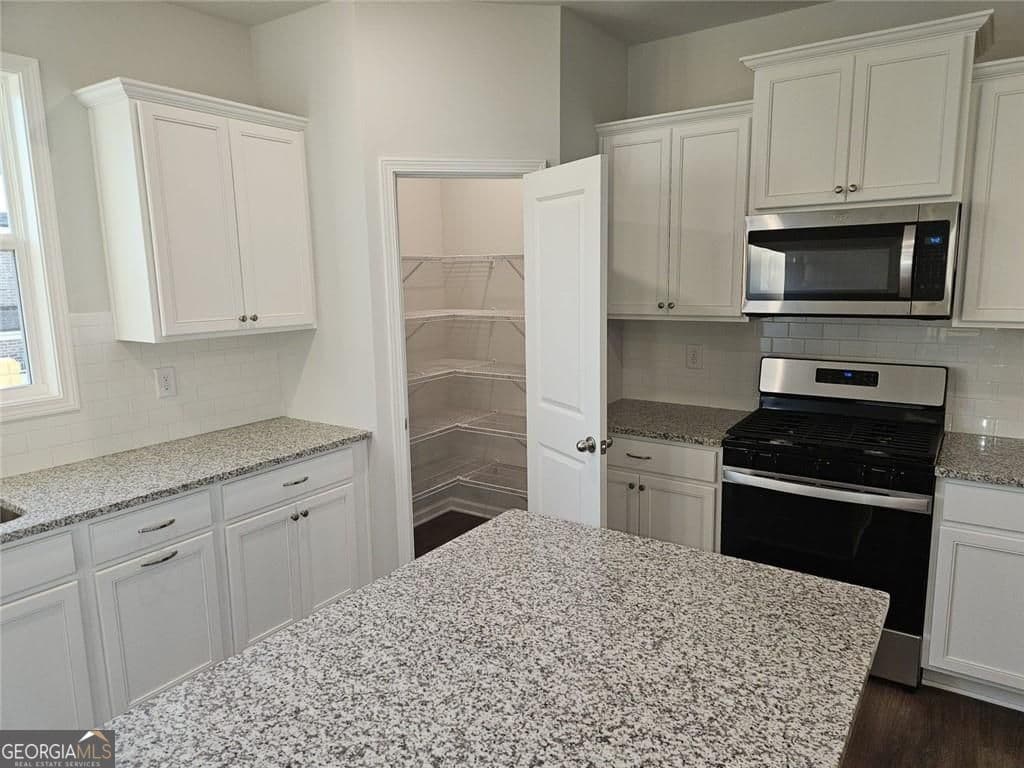 4 bedroom, 3.5 bathroom, 2,938 sq ft townhouse for rent at 1574 Gin Blossom Circle, Lawrenceville, GA 30045 for $2,600 a month — photo 9