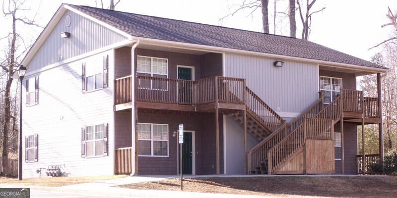 2 bedroom, 1.5 bathroom apartment for rent at 7400 Courtyard Drive, Dawsonville, GA 30534 for $1,450 a month — photo 1 of 12