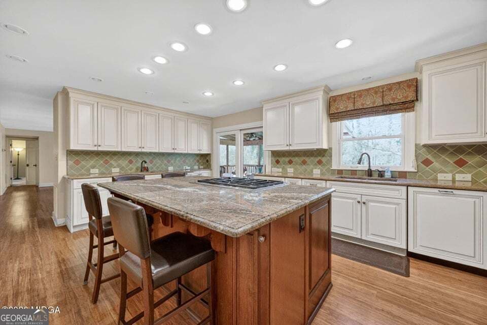 5 bedroom, 3.5 bathroom, 4,560 sq ft single family residence for sale at 4716 Moor Park, Macon, GA 31210 — photo 4
