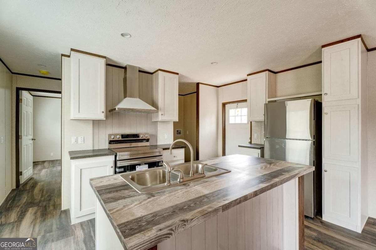 3 bedroom, 2 bathroom, 1,216 sq ft manufactured home,single family residence for sale at 30 Crooked Court, Ellijay, GA 30540 — photo 3