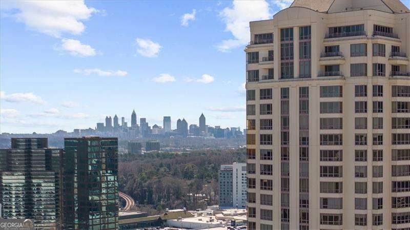 1 bedroom, 1.5 bathroom, 1,012 sq ft condominium for sale at 3475 Oak Valley Road 410, Atlanta, GA 30326 — photo 2