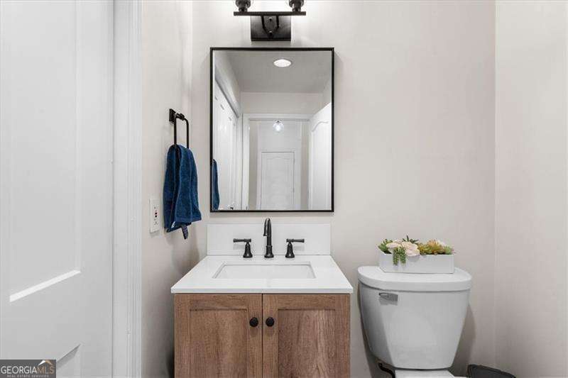 1 bedroom, 1.5 bathroom, 1,012 sq ft condominium for sale at 3475 Oak Valley Road 410, Atlanta, GA 30326 — photo 10