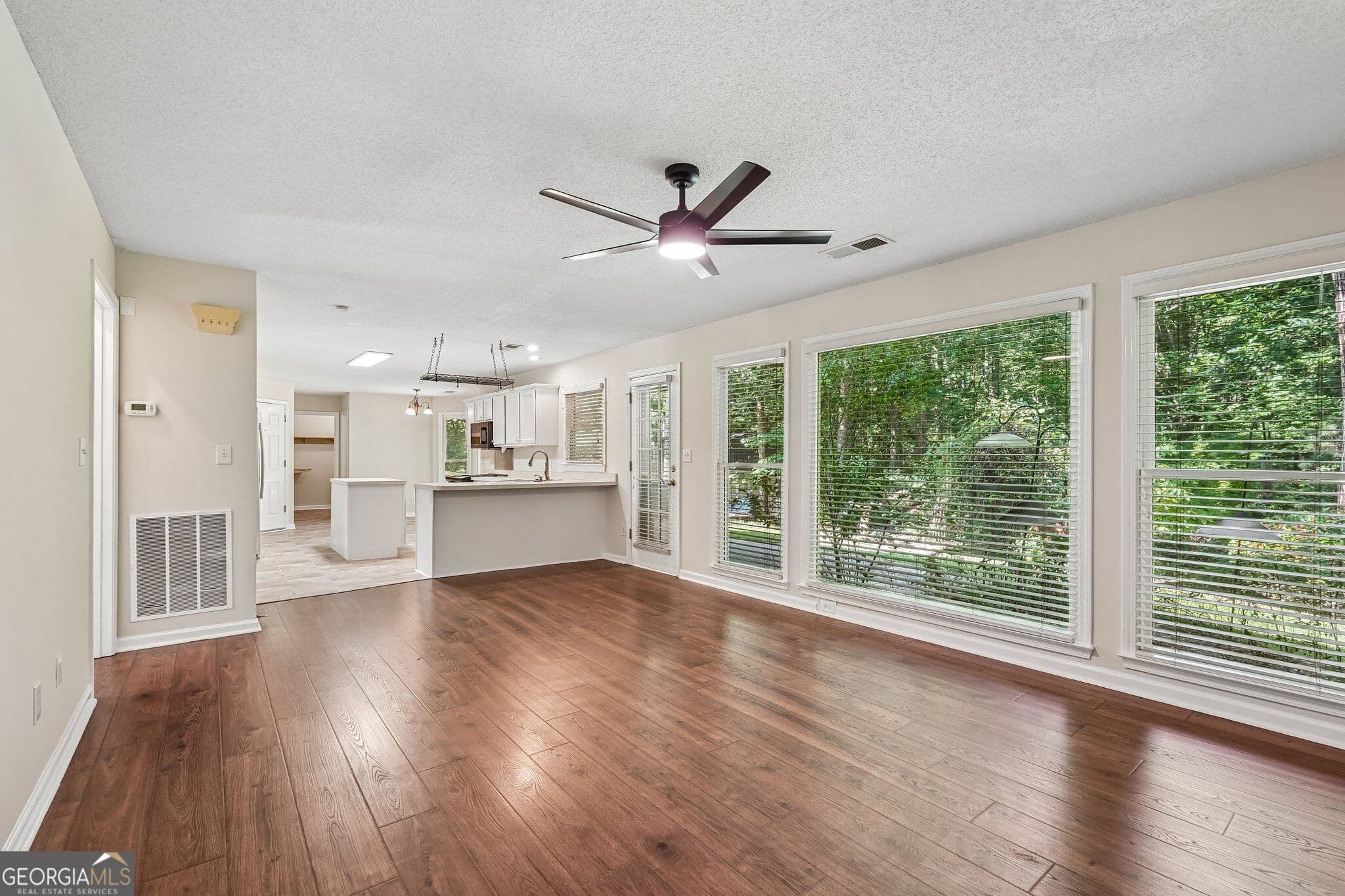 4 bedroom, 2.5 bathroom, 2,583 sq ft single family residence for sale at 89 Creekside Drive, Dallas, GA 30157 — photo 10