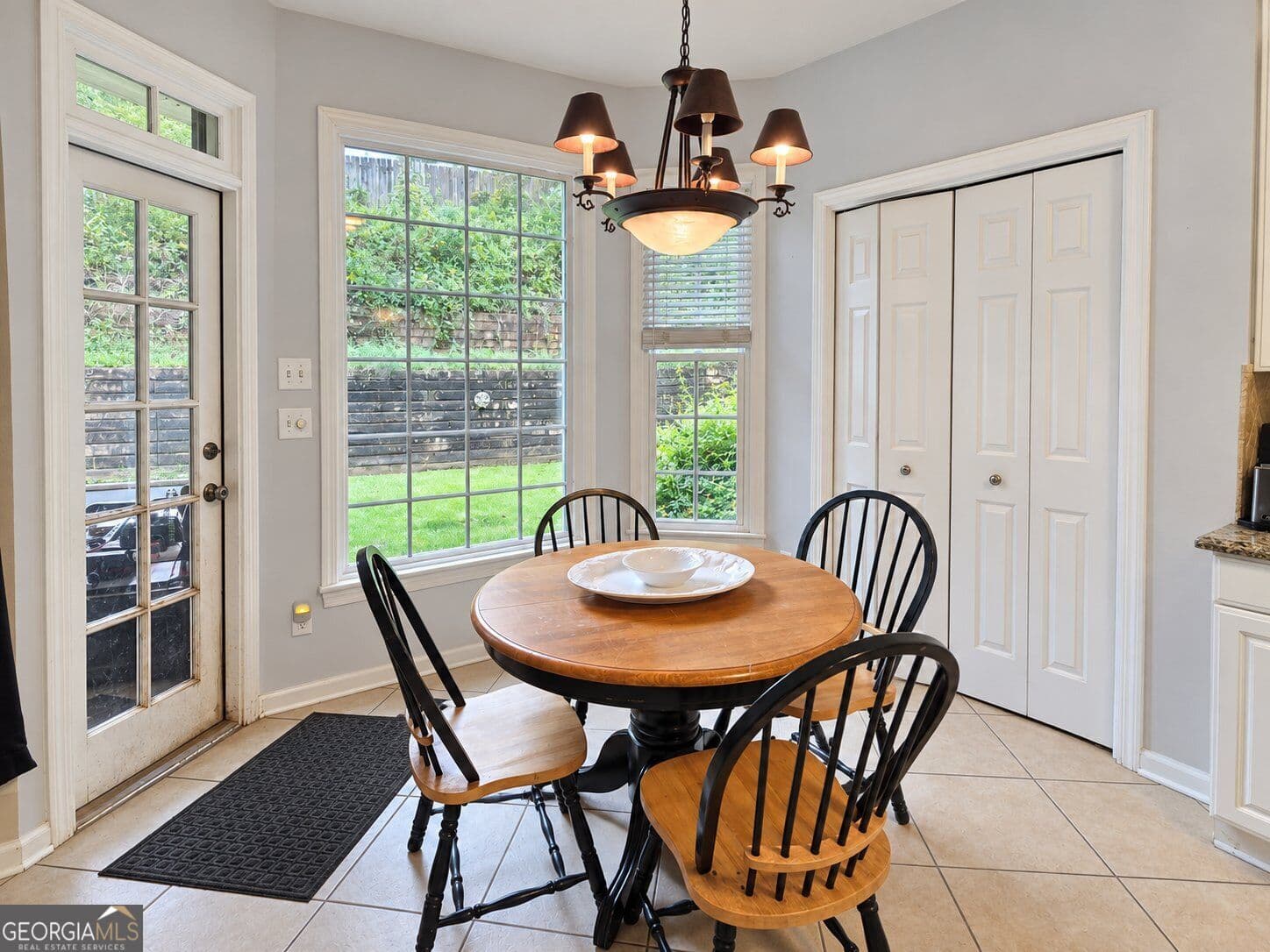 4 bedroom, 2.5 bathroom, 2,530 sq ft single family residence for sale at 1064 Bellaire Court, Lawrenceville, GA 30043 — photo 7