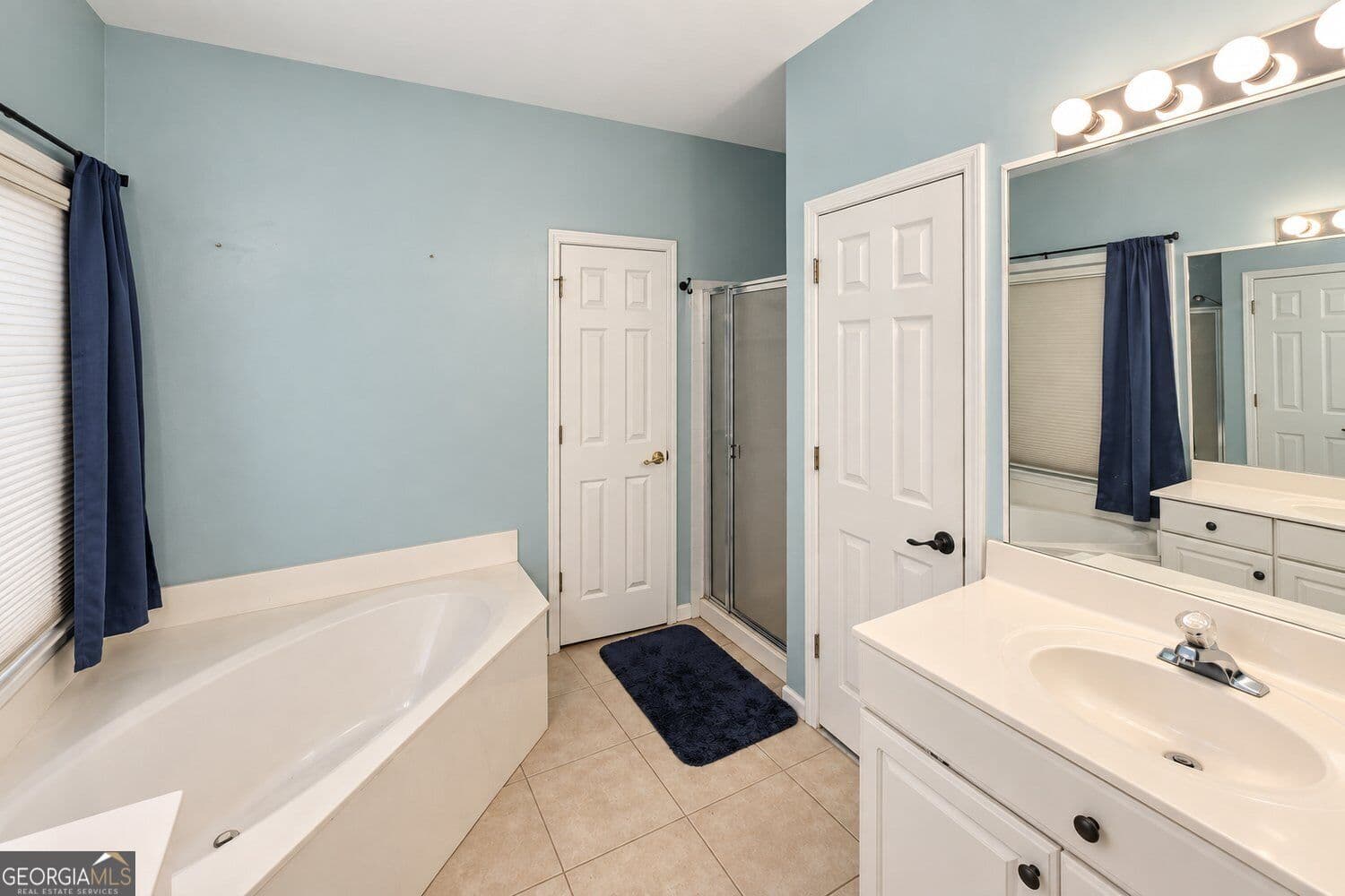 4 bedroom, 2.5 bathroom, 2,530 sq ft single family residence for sale at 1064 Bellaire Court, Lawrenceville, GA 30043 — photo 9
