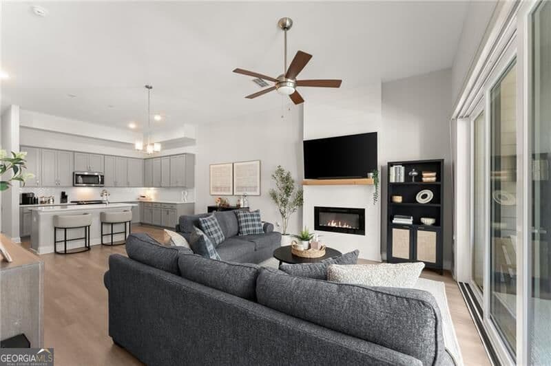 3 bedroom, 2.5 bathroom, 1,849 sq ft townhouse for sale at 710 Stickley Oak Way, Woodstock, GA 30189 — photo 7