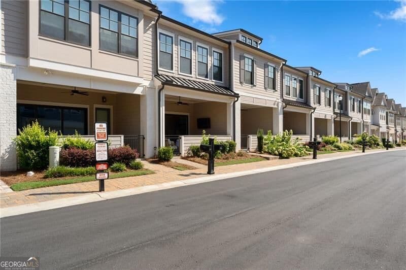 3 bedroom, 2.5 bathroom, 1,849 sq ft townhouse for sale at 710 Stickley Oak Way, Woodstock, GA 30189 — photo 5