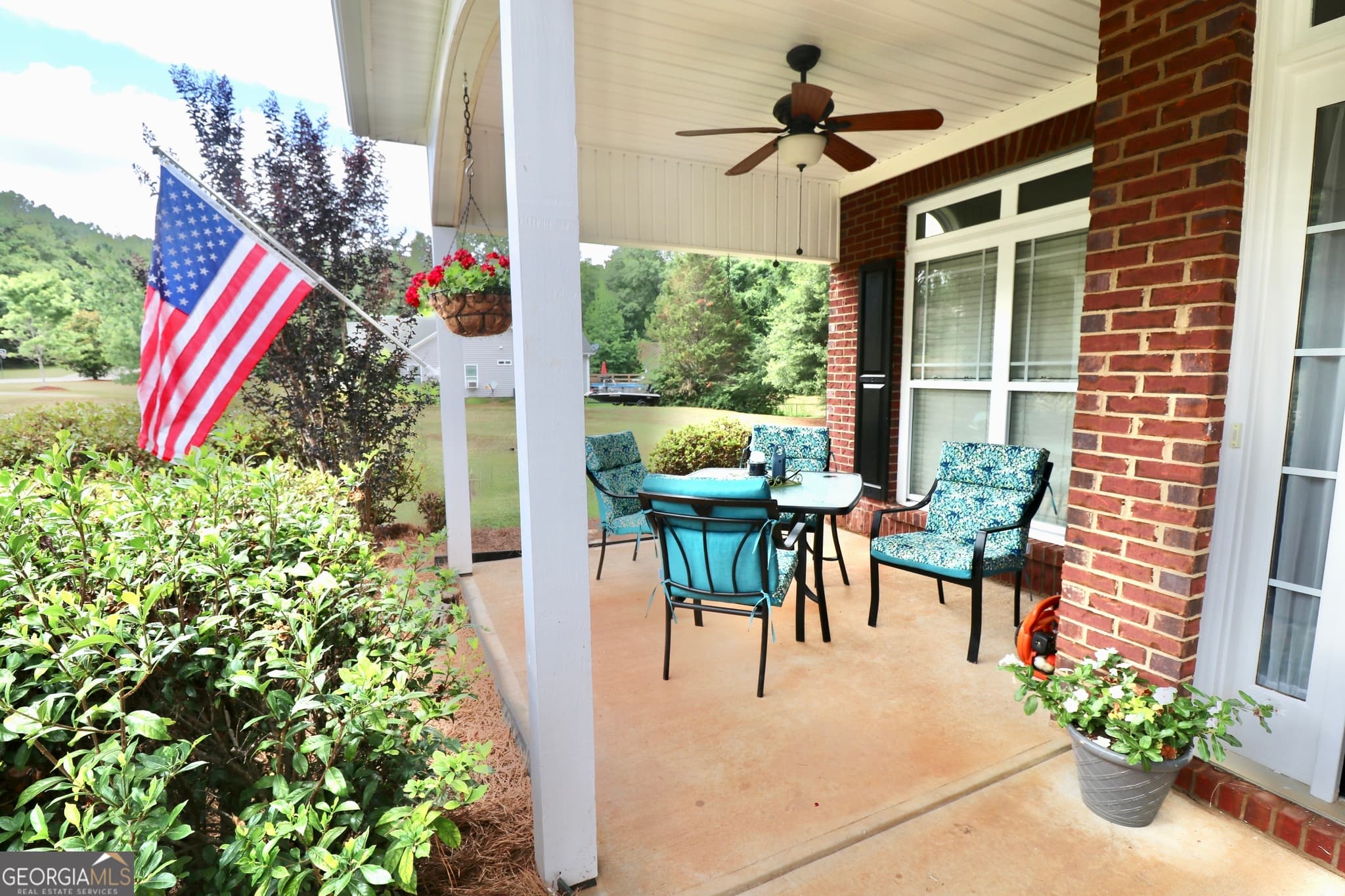 4 bedroom, 3 bathroom, 2,056 sq ft single family residence for sale at 190 Roundtree Way, Williamson, GA 30292 — photo 5