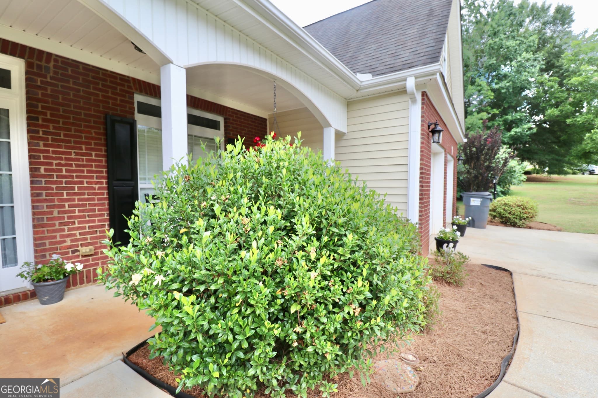 4 bedroom, 3 bathroom, 2,056 sq ft single family residence for sale at 190 Roundtree Way, Williamson, GA 30292 — photo 9