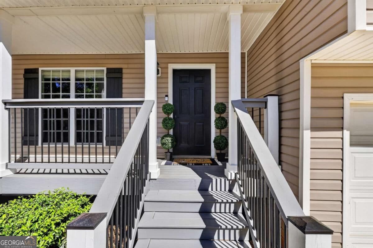 4 bedroom, 3 bathroom, 1,395 sq ft single family residence for sale at 2032 Emerald Pointe Drive, Winder, GA 30680 — photo 4