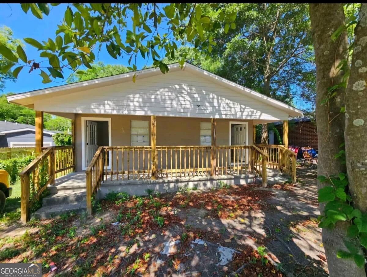 multi family,duplex for sale at 715 Woodward Avenue, Macon, GA 31204 — photo 1 of 6