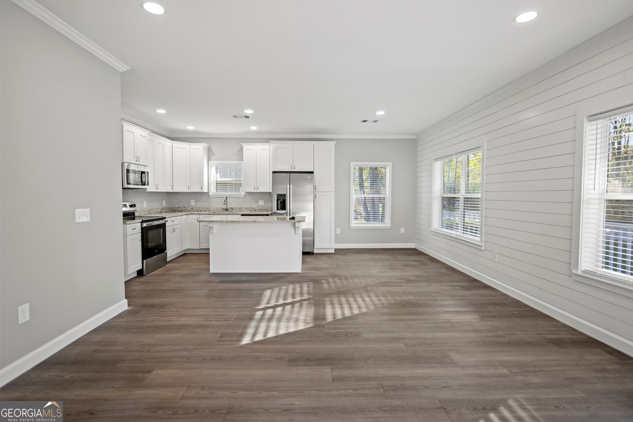 3 bedroom, 2 bathroom, 1,296 sq ft single family residence for sale at 54 SW Pear Street, Ludowici, GA 31316 — photo 5