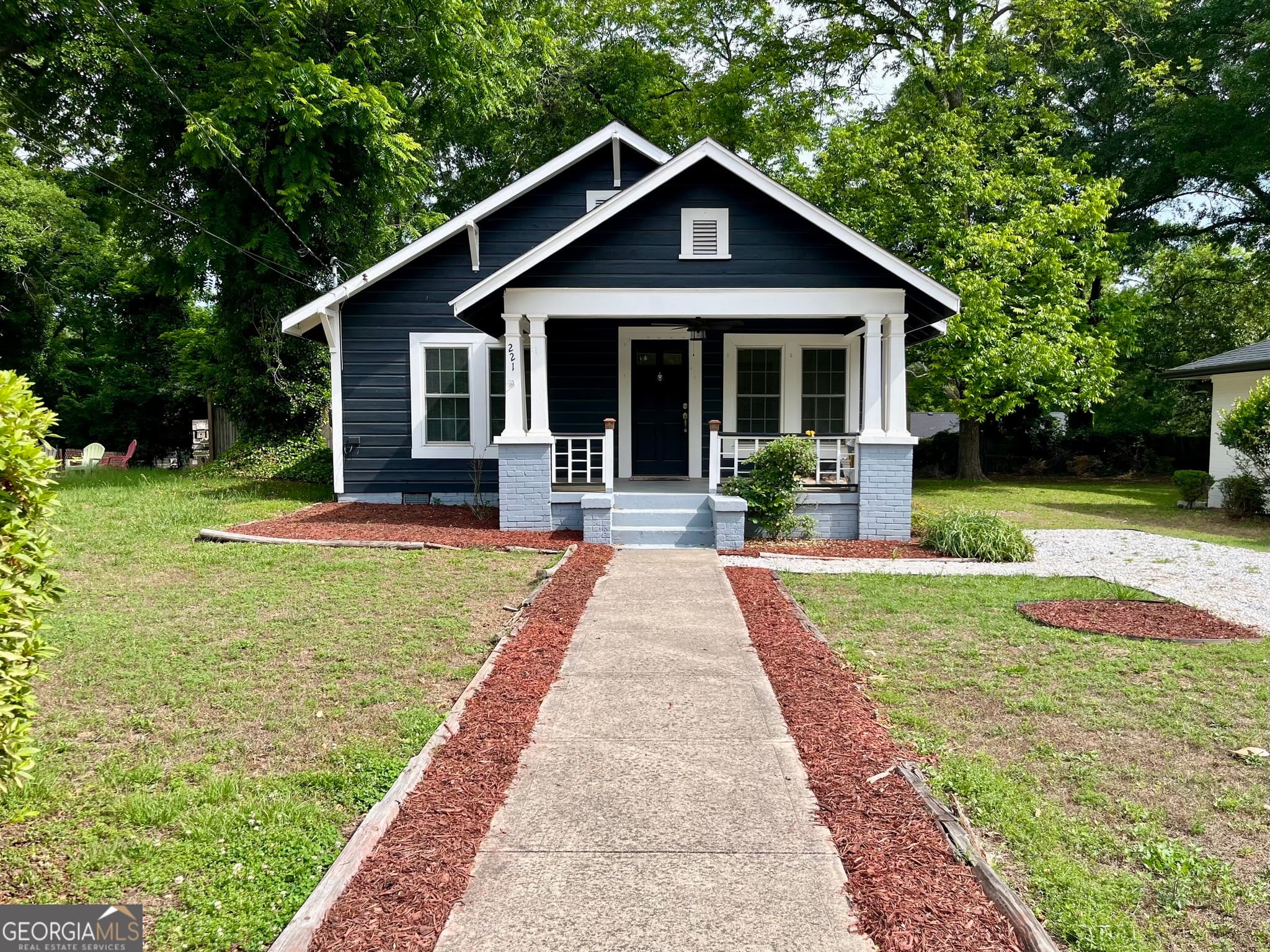 2 bedroom, 2 bathroom, 1,008 sq ft single family residence sold at 221 Bellview Street, Winder, GA 30680