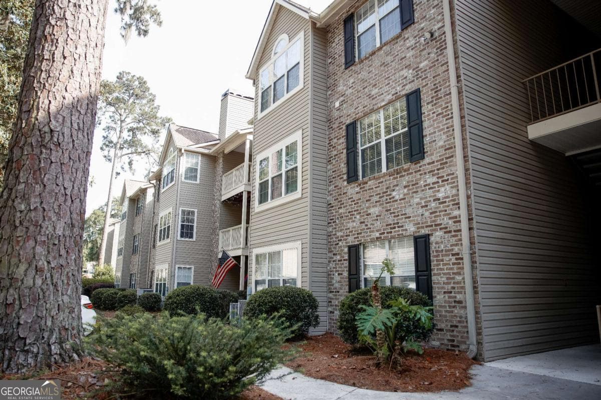 2 bedroom, 2 bathroom, 1,261 sq ft condominium for sale at 12300 Apache Avenue 921, Savannah, GA 31419 — photo 1 of 42