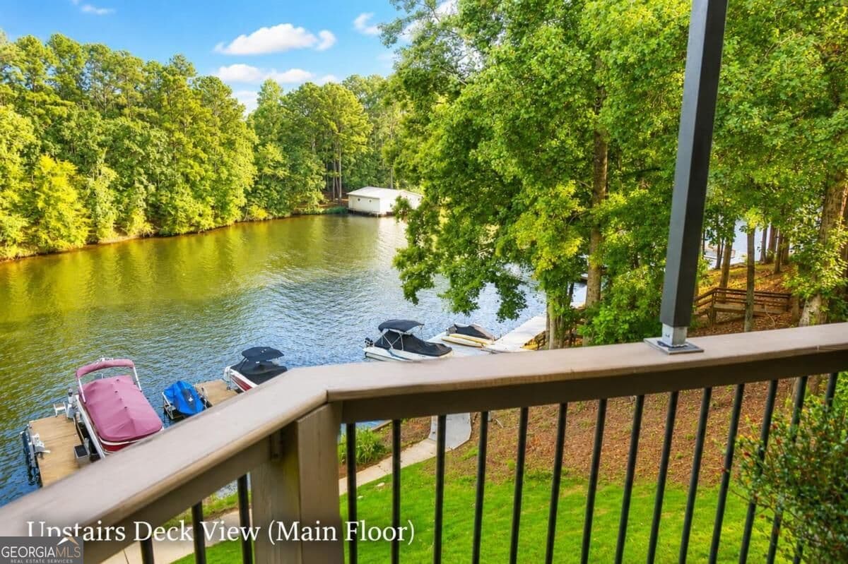 4 bedroom, 4 bathroom, 3,500 sq ft townhouse for sale at 1602 Vintage Club Drive, Greensboro, GA 30642 — photo 3