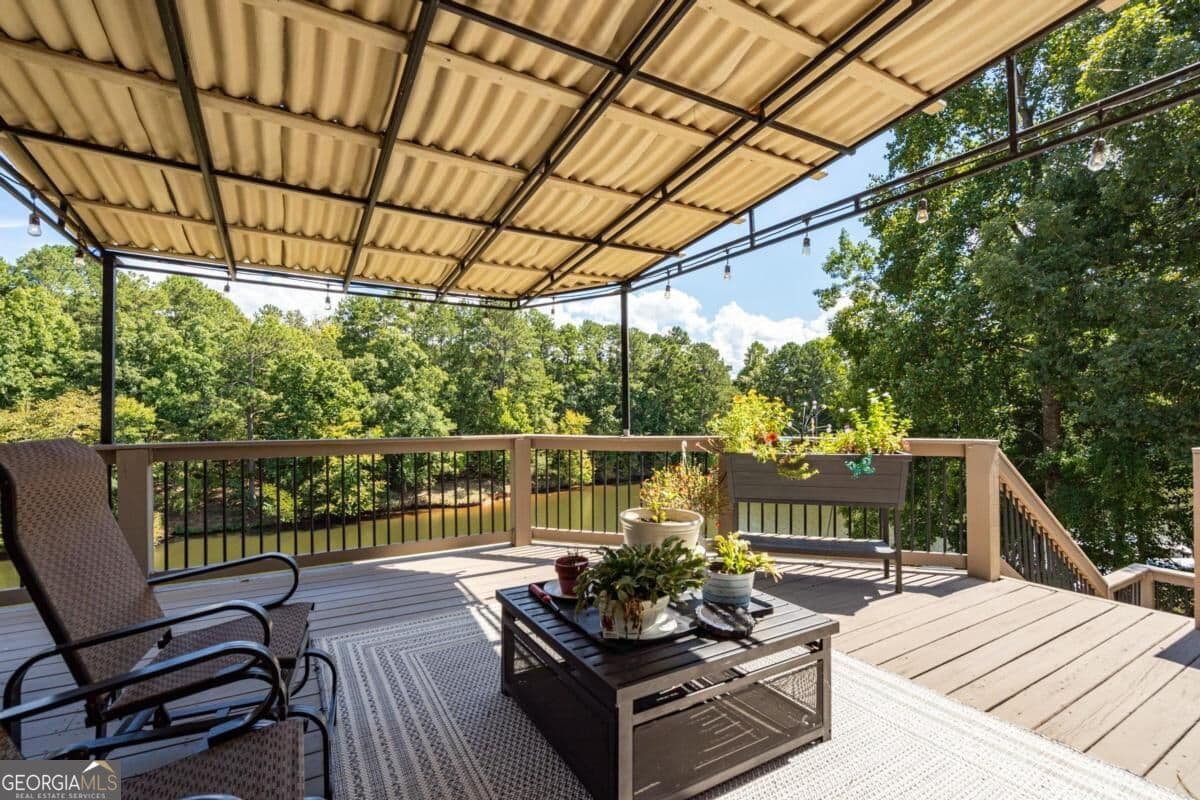 4 bedroom, 4 bathroom, 3,500 sq ft townhouse for sale at 1602 Vintage Club Drive, Greensboro, GA 30642 — photo 4