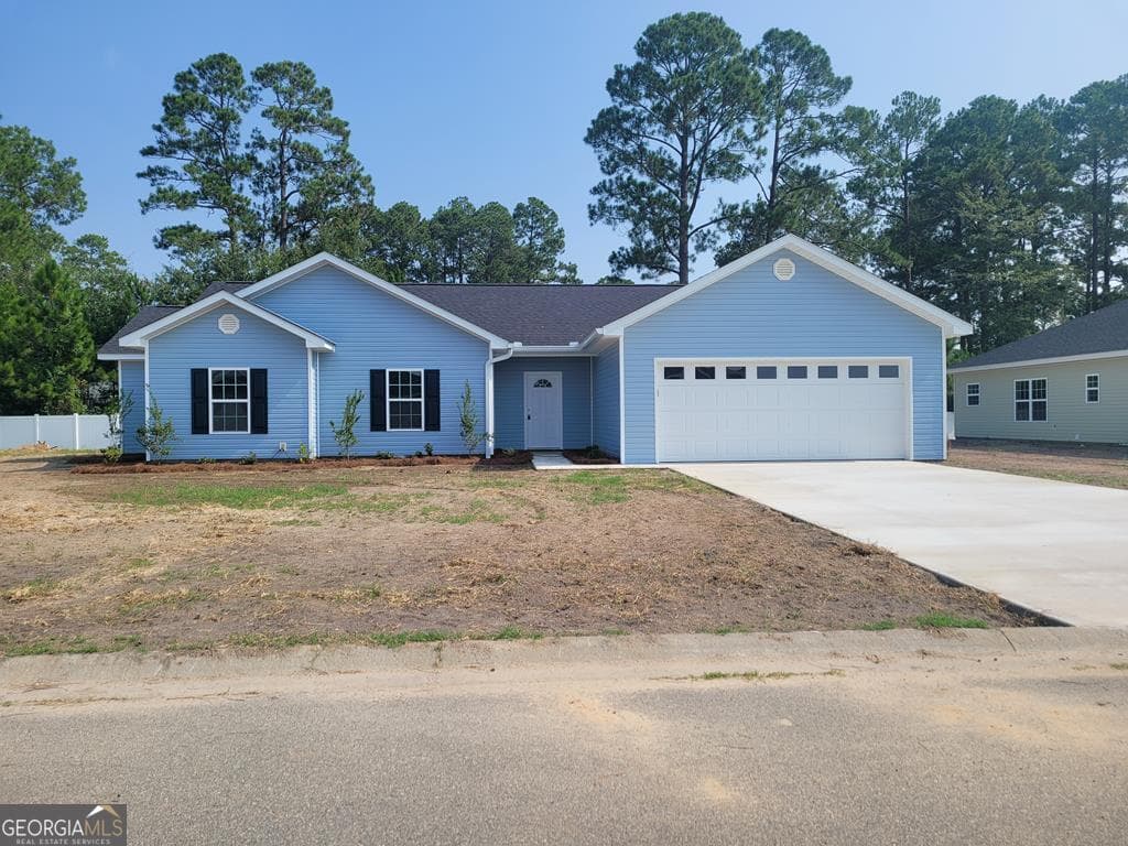 3 bedroom, 2 bathroom, 1,580 sq ft residential sold at 476 Lakeside Circle, Baxley, GA 31513