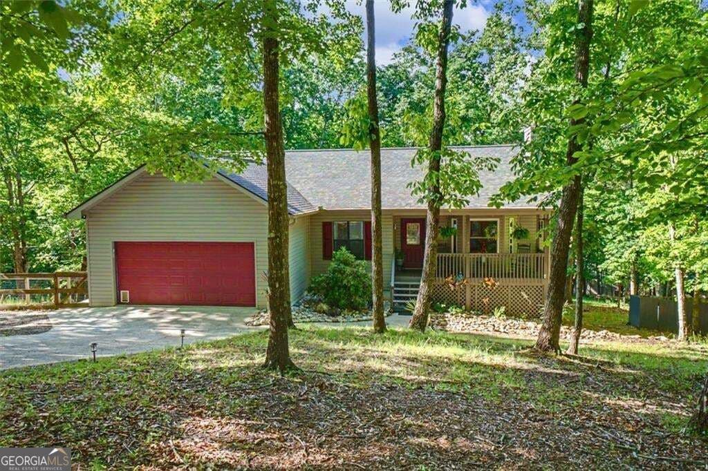 3 bedroom, 2 bathroom, 1,555 sq ft single family residence for sale at 80 Camelot Way, Jasper, GA 30143