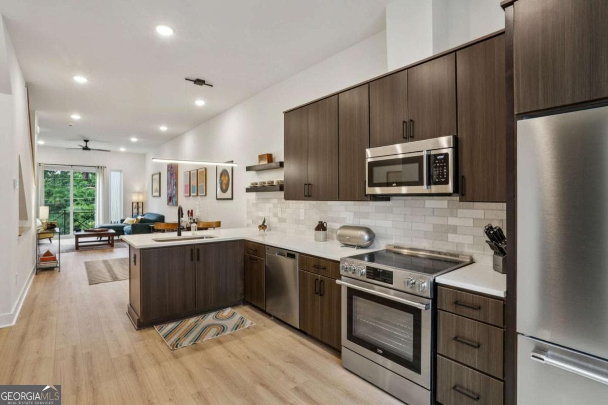 2 bedroom, 2.5 bathroom, 1,440 sq ft townhouse for sale at 2199 Lenox Road 11, Atlanta, GA 30324 — photo 4