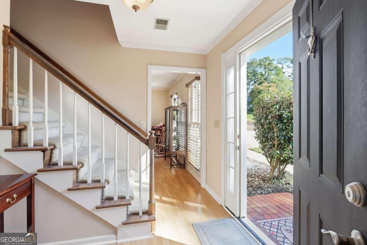 3 bedroom, 2.5 bathroom, 2,064 sq ft single family residence for sale at 166 Knollwood Drive, Marietta, GA 30064 — photo 2