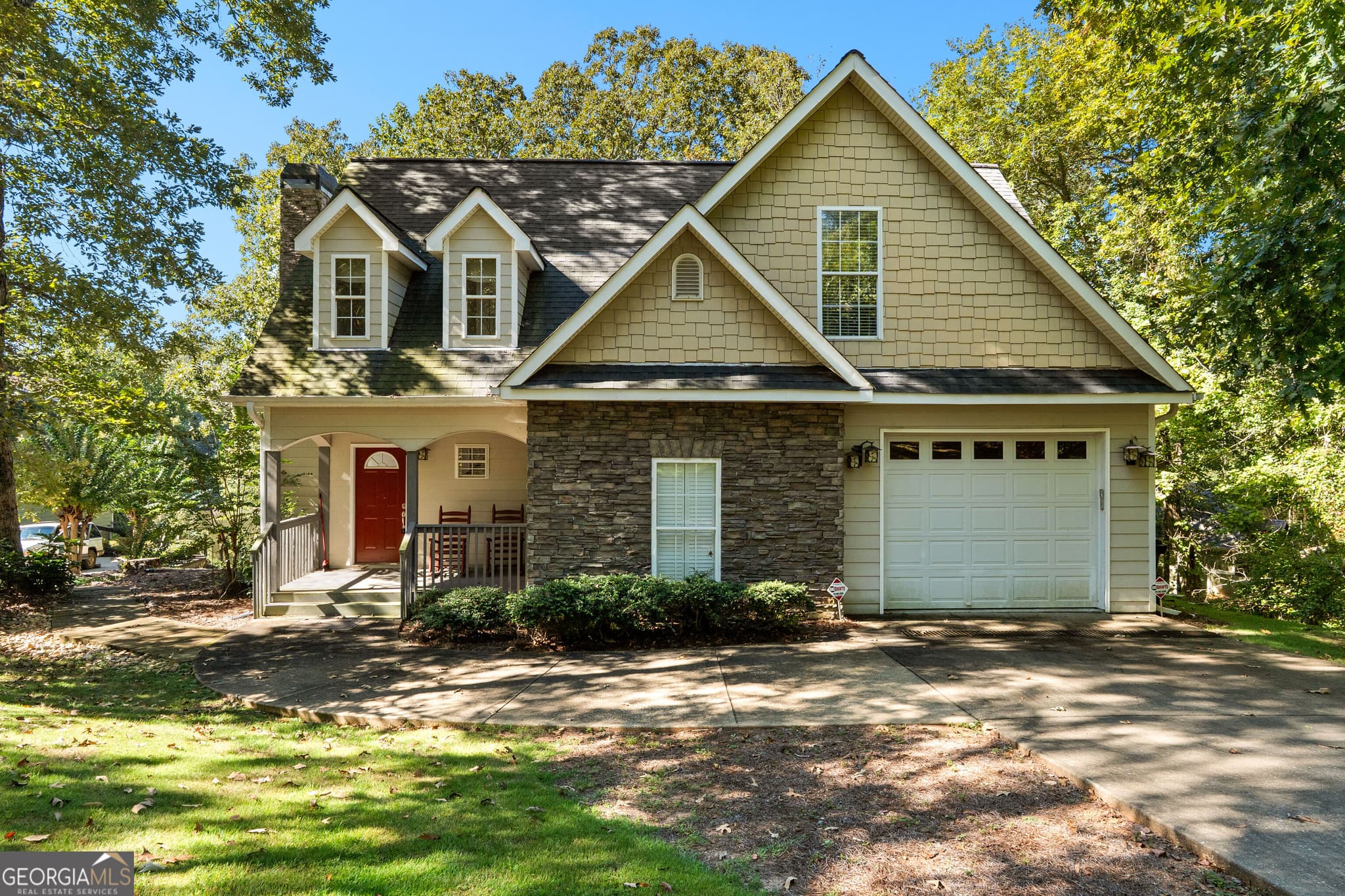 5 bedroom, 3.5 bathroom, 3,472 sq ft single family residence for sale at 358 Muffit Drive, Wedowee, AL 36278