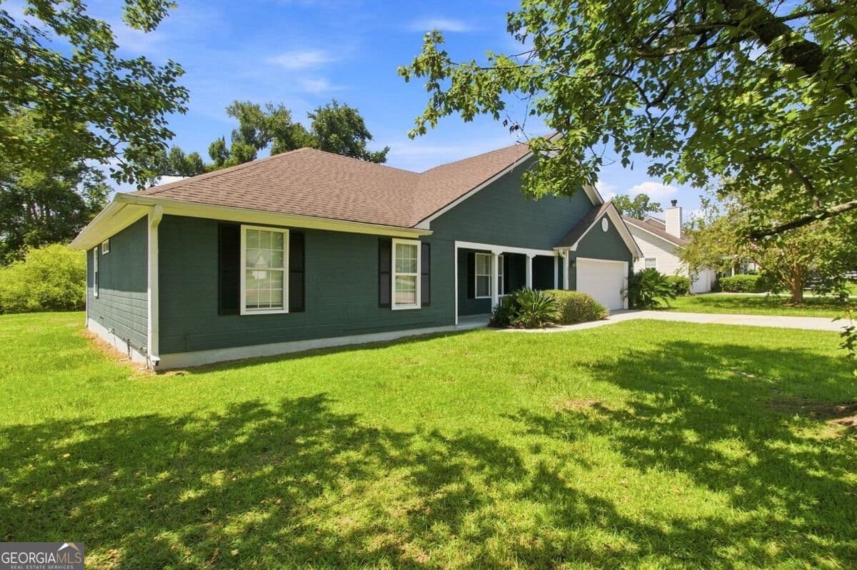 4 bedroom, 2 bathroom single family residence for sale at 4342 Hampton Drive, Valdosta, GA 31605 — photo 3