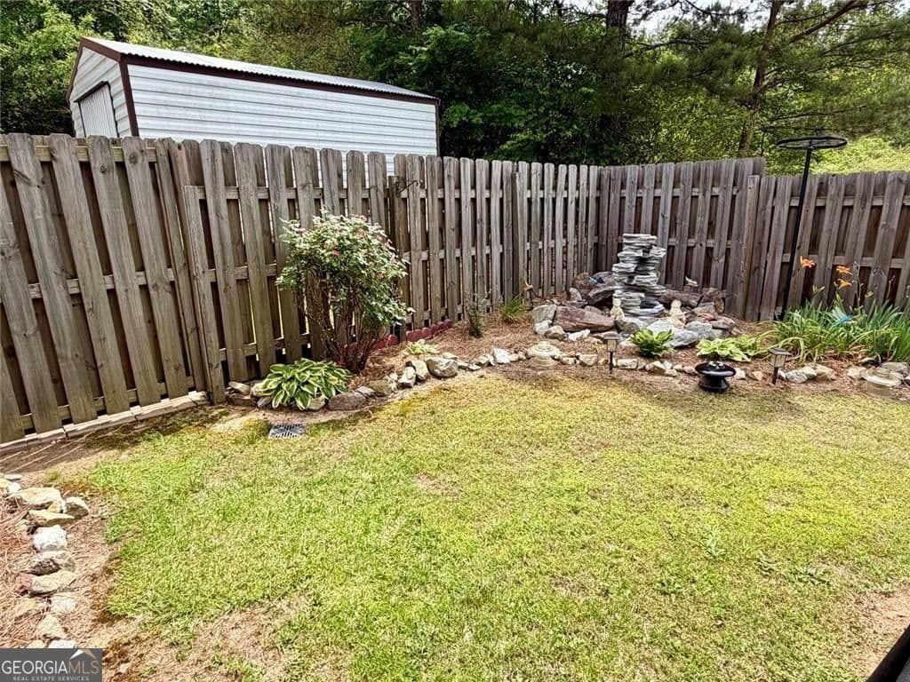 3 bedroom, 2.5 bathroom, 2,137 sq ft single family residence for sale at 250 Taylor Court, Villa Rica, GA 30180 — photo 2
