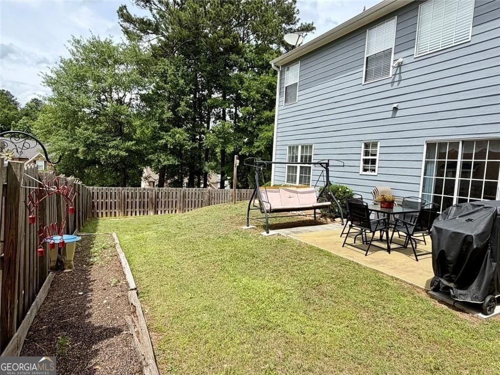 3 bedroom, 2.5 bathroom, 2,137 sq ft single family residence for sale at 250 Taylor Court, Villa Rica, GA 30180 — photo 3