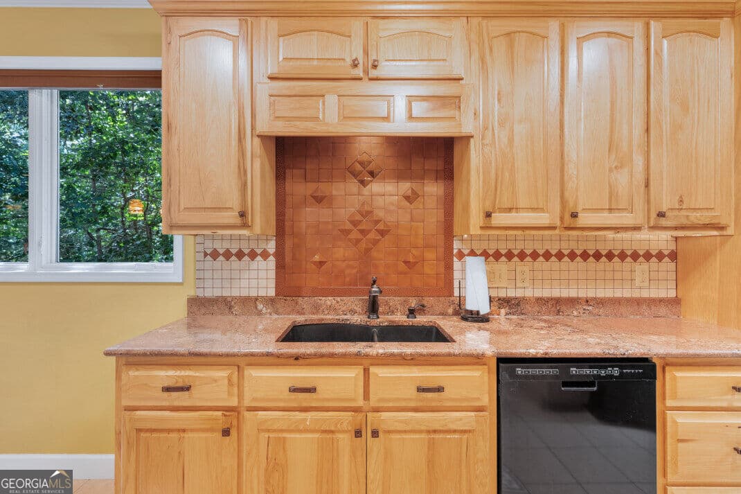 4 bedroom, 3 bathroom, 3,360 sq ft single family residence for sale at 43 Baisto Lane, Blairsville, GA 30512 — photo 7