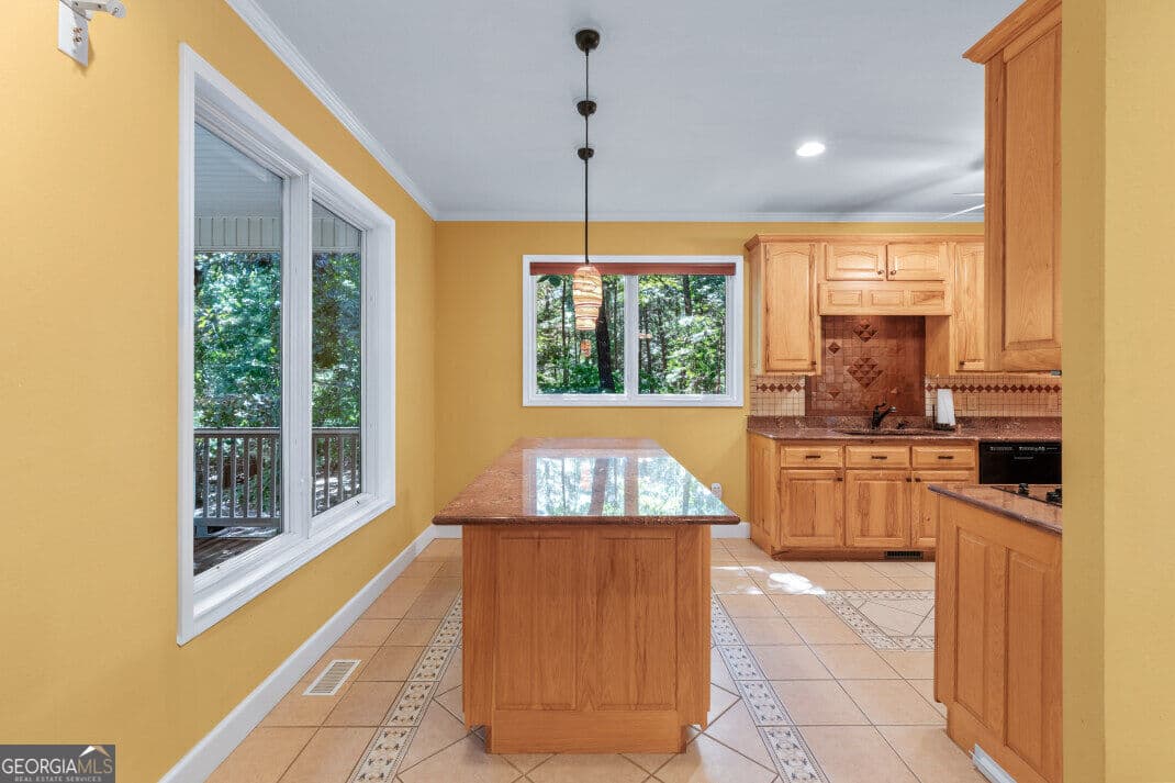 4 bedroom, 3 bathroom, 3,360 sq ft single family residence for sale at 43 Baisto Lane, Blairsville, GA 30512 — photo 5
