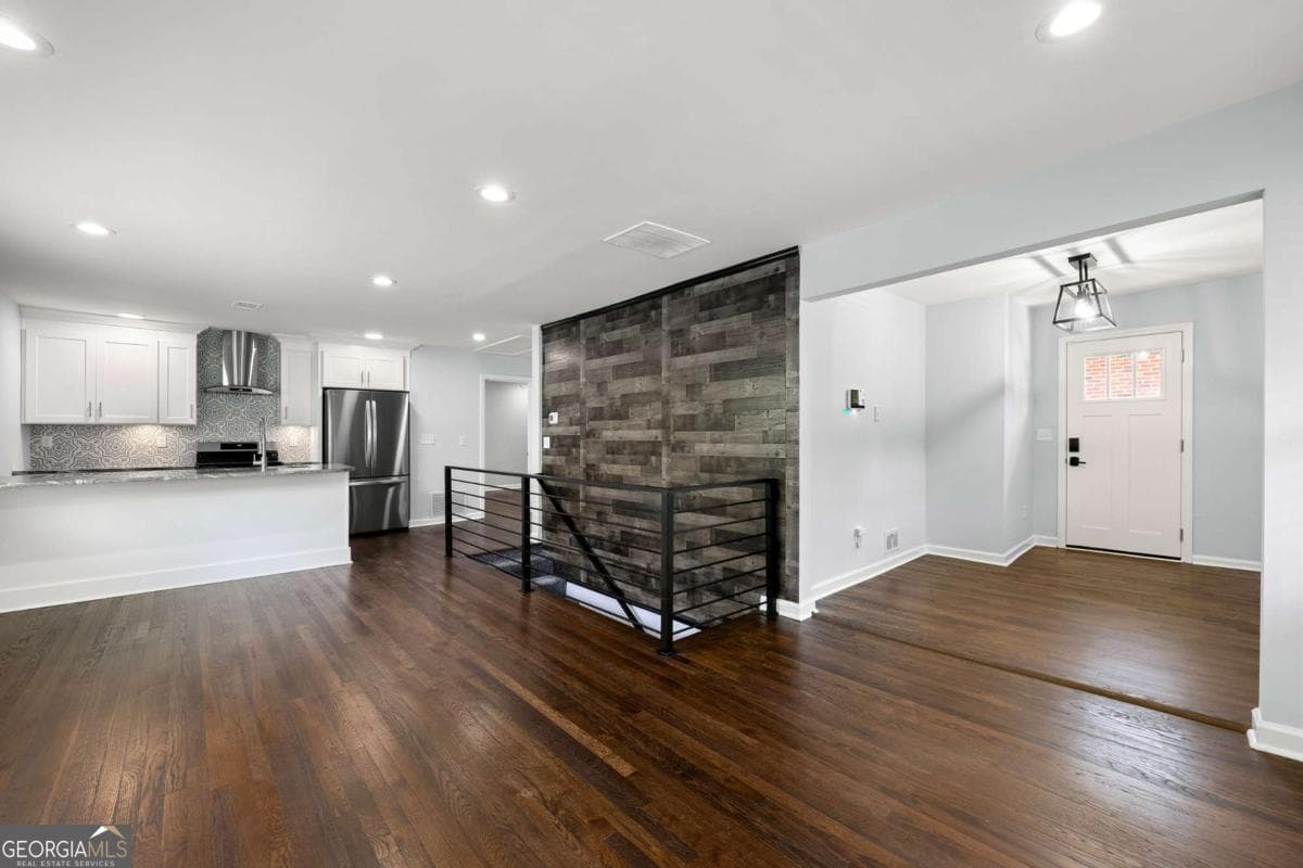 5 bedroom, 3 bathroom, 3,360 sq ft single family residence for sale at 70 Chappell Road, Atlanta, GA 30314 — photo 4