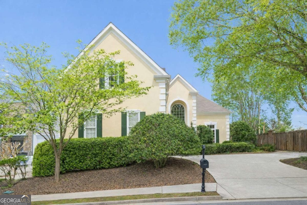 4 bedroom, 4 bathroom, 3,375 sq ft single family residence sold at 1058 Oakpointe Place, Dunwoody, GA 30338