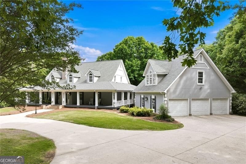 4 bedroom, 4.5 bathroom, 7,821 sq ft single family residence for sale at 4264 Joe Chandler Road, Gillsville, GA 30543 — photo 5