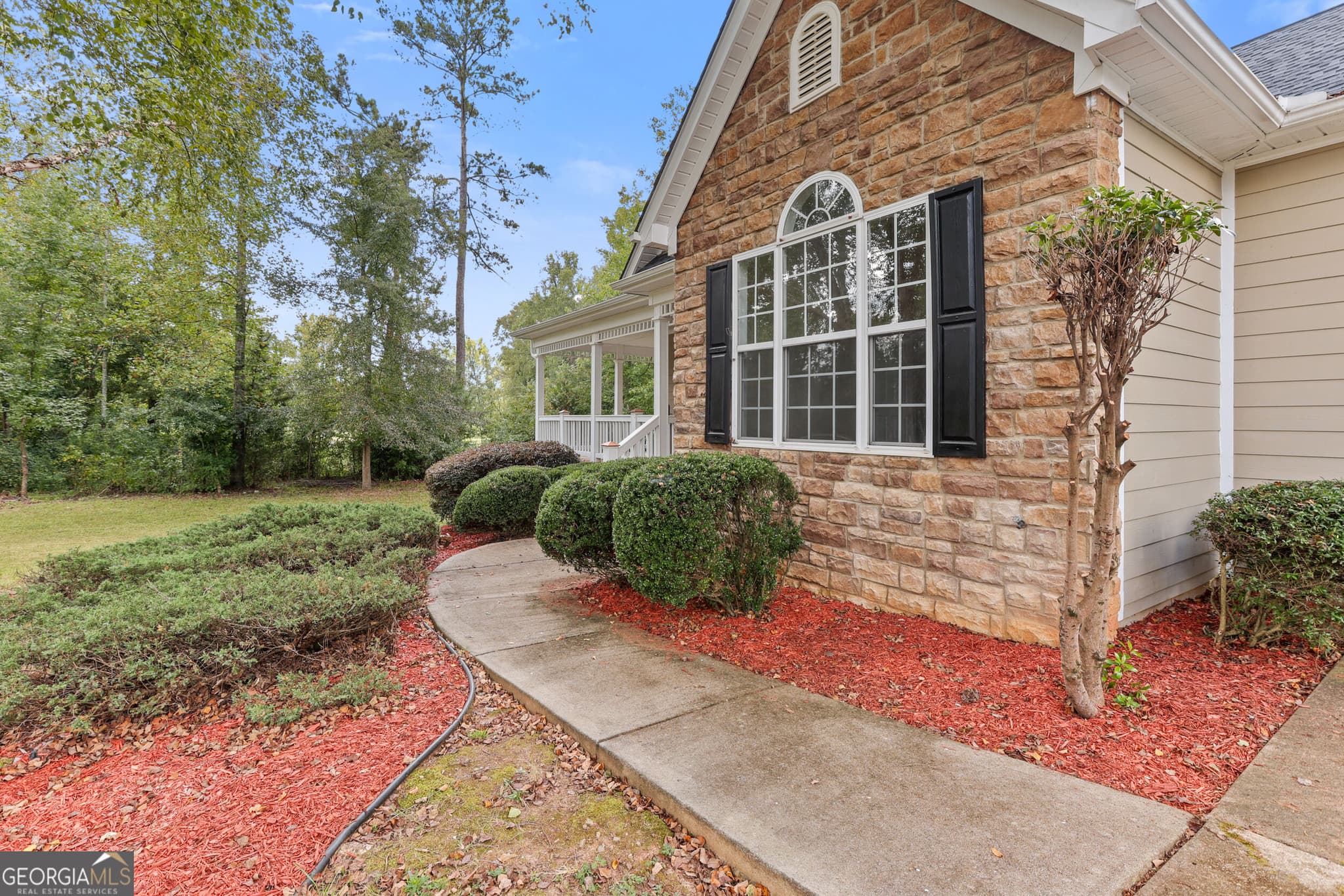 3 bedroom, 3 bathroom, 1,990 sq ft single family residence for sale at 1725 Wesminster Drive, Griffin, GA 30223 — photo 2