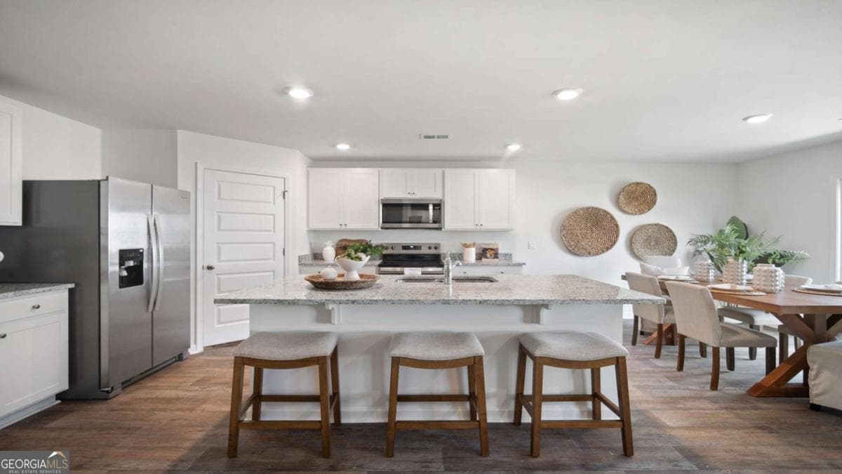 5 bedroom, 2.5 bathroom, 2,511 sq ft single family residence under contract at 149 Timber Road, Statesboro, GA 30458 — photo 2