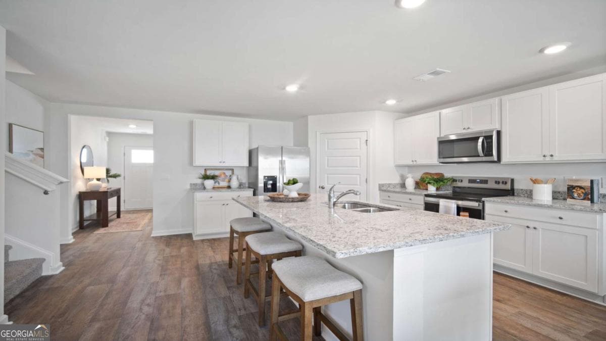 5 bedroom, 2.5 bathroom, 2,511 sq ft single family residence under contract at 149 Timber Road, Statesboro, GA 30458 — photo 6