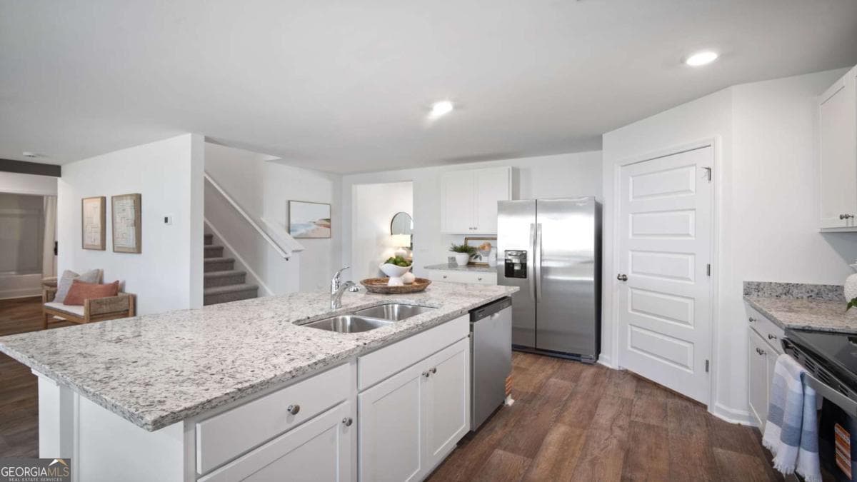 5 bedroom, 2.5 bathroom, 2,511 sq ft single family residence under contract at 149 Timber Road, Statesboro, GA 30458 — photo 8