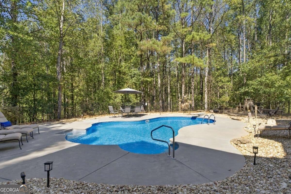 4 bedroom, 3 bathroom, 2,020 sq ft single family residence for sale at 20 Macedonia Road, White, GA 30184 — photo 3
