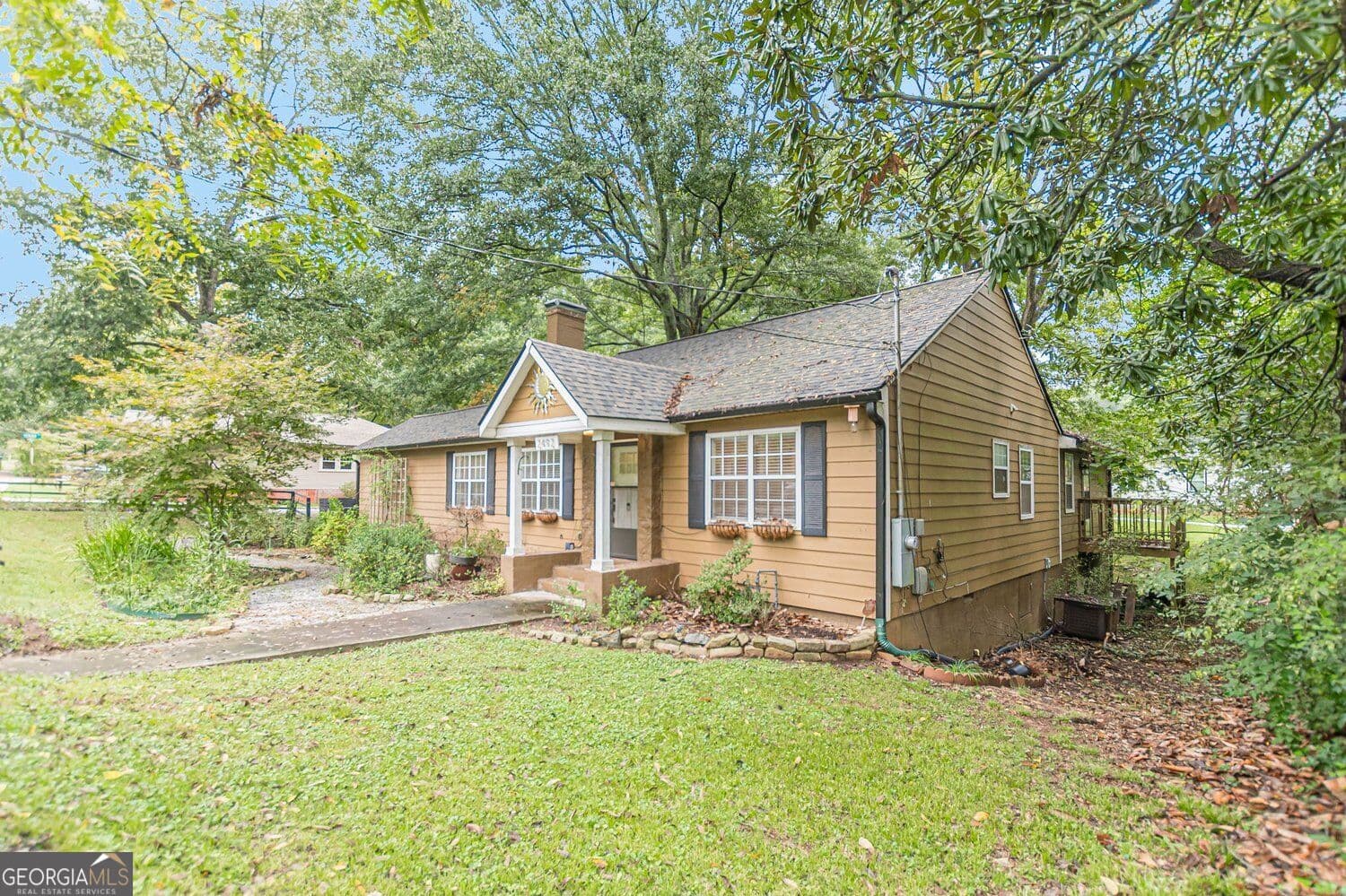 4 bedroom, 3 bathroom, 1,636 sq ft single family residence for sale at 2492 Maple Street, East Point, GA 30344 — photo 2